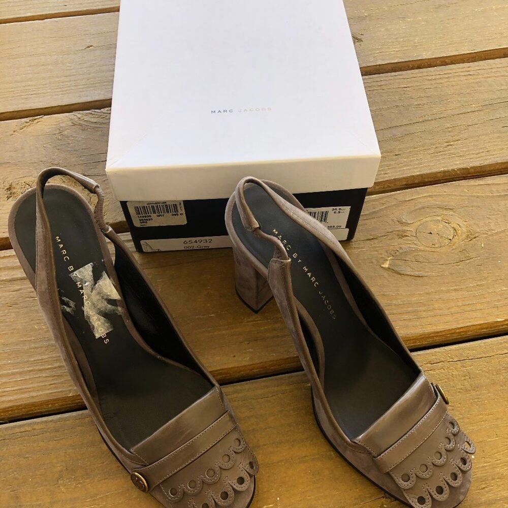 NWT Marc Jacobs Suede Grey Slingback Heels